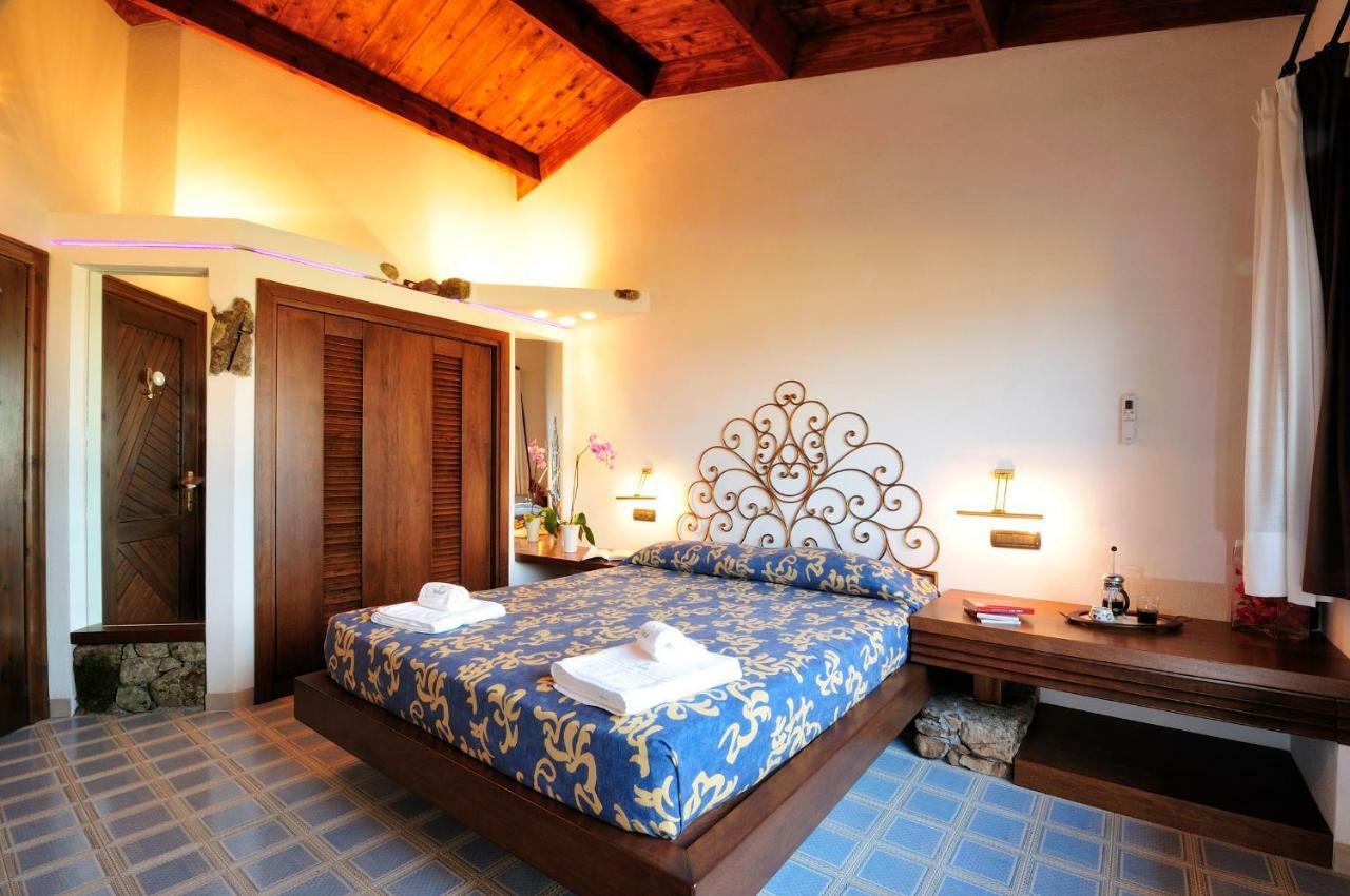 Residence L'Ea Di Lavru - Appartamenti Mono-Bilo-Trilocali ปอร์โตซานเปาโล ภายนอก รูปภาพ